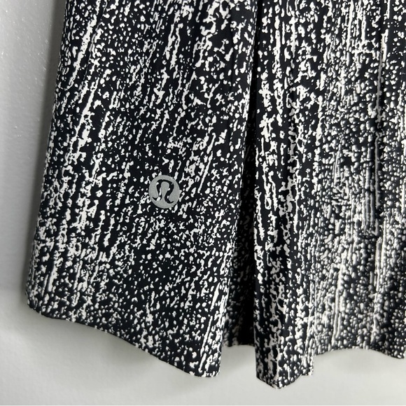 LULULEMON Lost In Pace Air Time White Black Mini Athletic Skirt - Picture 5 of 6